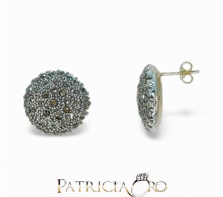 Splendidi orecchini in oro e diamanti di Clesi Gioielli, un'eccellenza di alta gioielleria. Scopri la bellezza dei nostri gioielli diamanti, perfetti per un regalo prezioso.