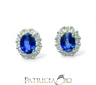 Splendidi orecchini in oro con zaffiri e diamanti, un gioiello di lusso perfetto per un'occasione speciale. (Vista 2)