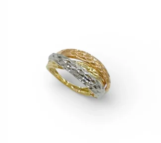 Anello da donna in oro 18kt, un gioiello di lusso firmato Gioielli in oro 18 k, perfetto per un'idea regalo preziosa.