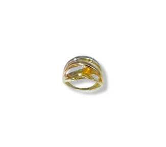 Anello da donna in oro giallo 18kt: un gioiello di lusso per un'eleganza senza tempo. Scopri la collezione Gioielli di Lusso | Gioielleria Patricia Oro