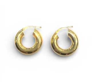 Eleganti Orecchini Cerchi in Oro Giallo 750: un gioiello di lusso per un'eleganza senza tempo.