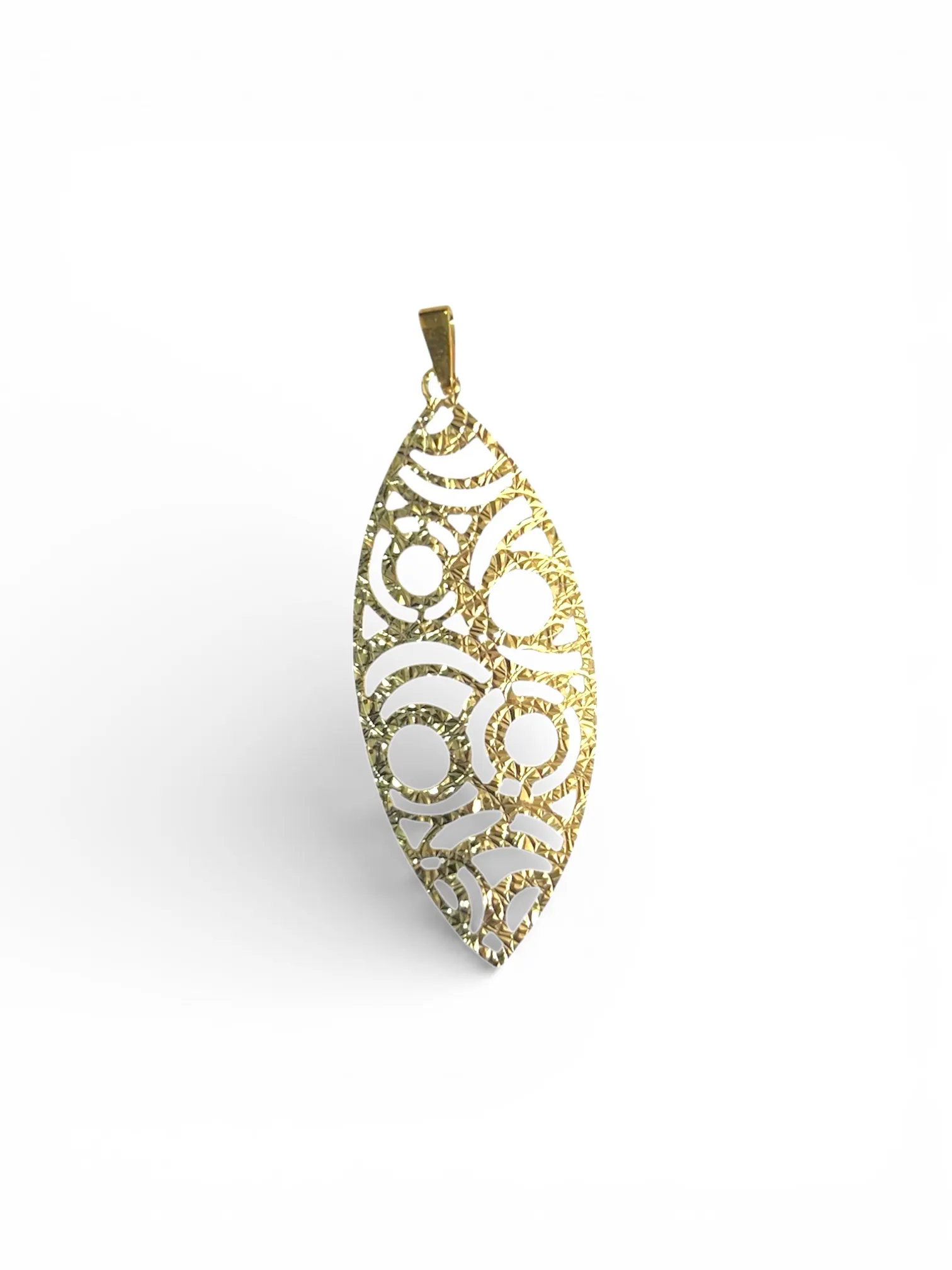 Elegante pendente in oro 750 da donna, un gioiello made in italy di alta manifattura.