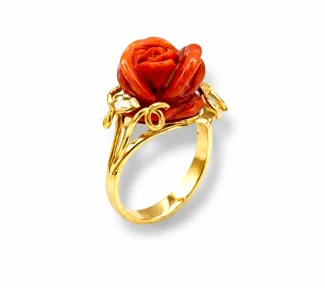 Anello con rosa in Corallo Sciacca, gioielli made in italy di Patricia Oro Creations: un capolavoro di alta gioielleria.