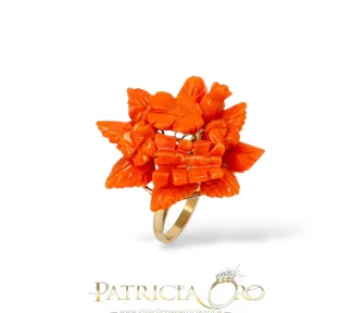 Splendido anello da donna con corallo, frutta e fiori, un capolavoro di gioielleria made in italy, perfetto per un regalo prezioso.