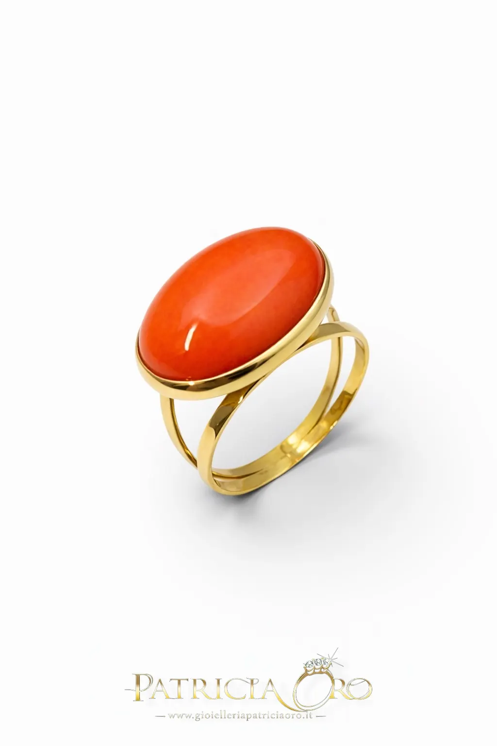Anello da donna in oro con corallo Sciacca: un gioiello Made in Italy di Patricia Oro Creations, perfetto per un regalo prezioso.