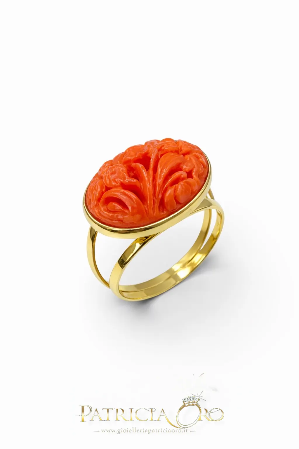 Anello da donna in oro con corallo Sciacca: un gioiello made in Italy di Patricia Oro Creations, perfetto per un regalo prezioso.