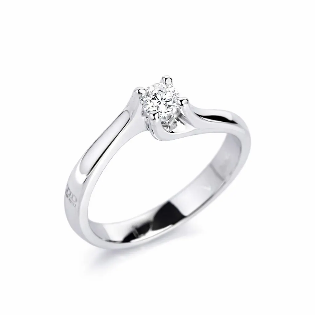 Anello Solitario Davite&Delucchi in oro 18k con diamante: un gioiello di lusso per chi ama i gioielli diamanti.