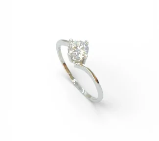 Anello solitario da donna in oro 18kt, un gioiello di lusso perfetto per un'idea regalo preziosa.