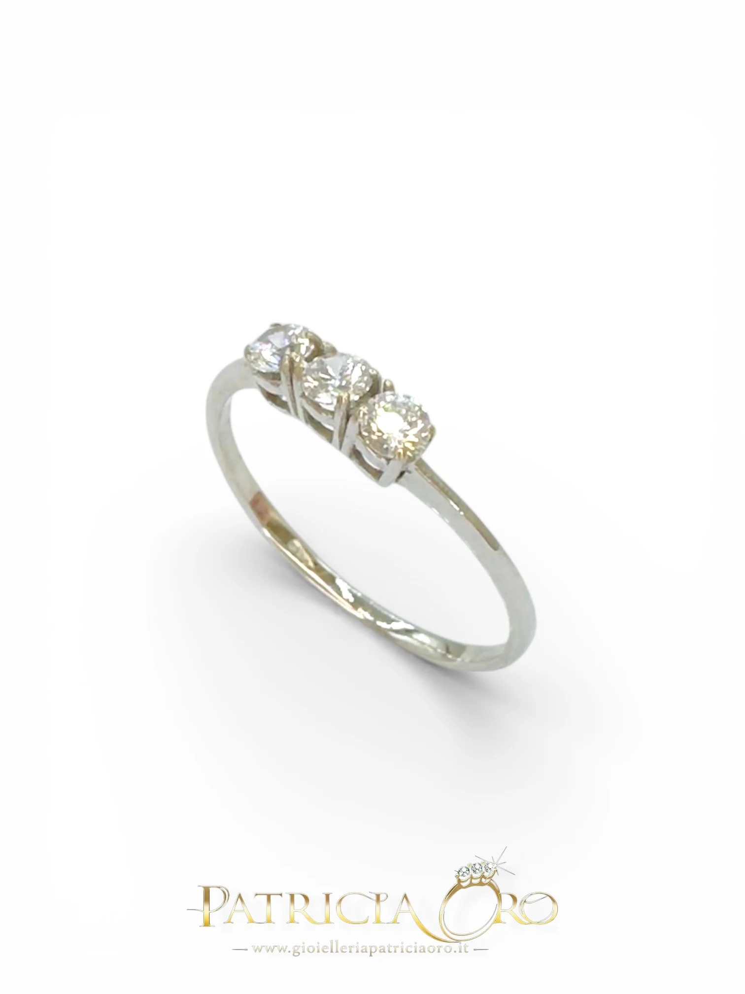 Anello trilogy donna in oro 18kt con diamanti certificati: un gioiello di lusso firmato Gioielleria Patricia Oro