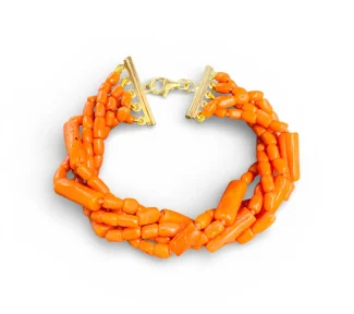 Bracciale da donna con corallo Sciacca di Patricia Oro Creations, un gioiello made in Italy di alta manifattura.