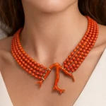 Collana da donna in oro con corallo, un gioiello made in italy di Patricia Oro Creations, perfetto per un regalo prezioso. (Vista 3)