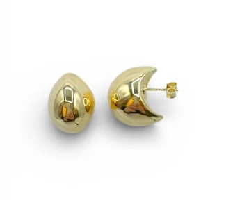 Splendidi orecchini da donna in oro 18kt, un gioiello di lusso perfetto per un'idea regalo preziosa. Scopri la collezione di Gioielleria Patricia Oro.