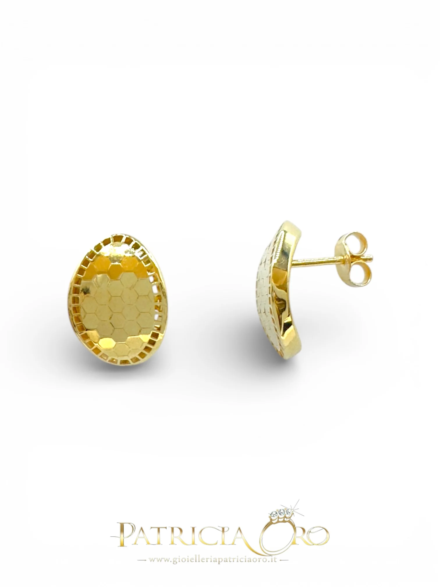 Orecchini Donna in Oro 18kt: Eleganza e Raffinatezza | Gioielleria Patricia Oro Splendidi orecchini da donna in oro 18kt, un gioiello di lusso perfetto per un'idea regalo preziosa.
