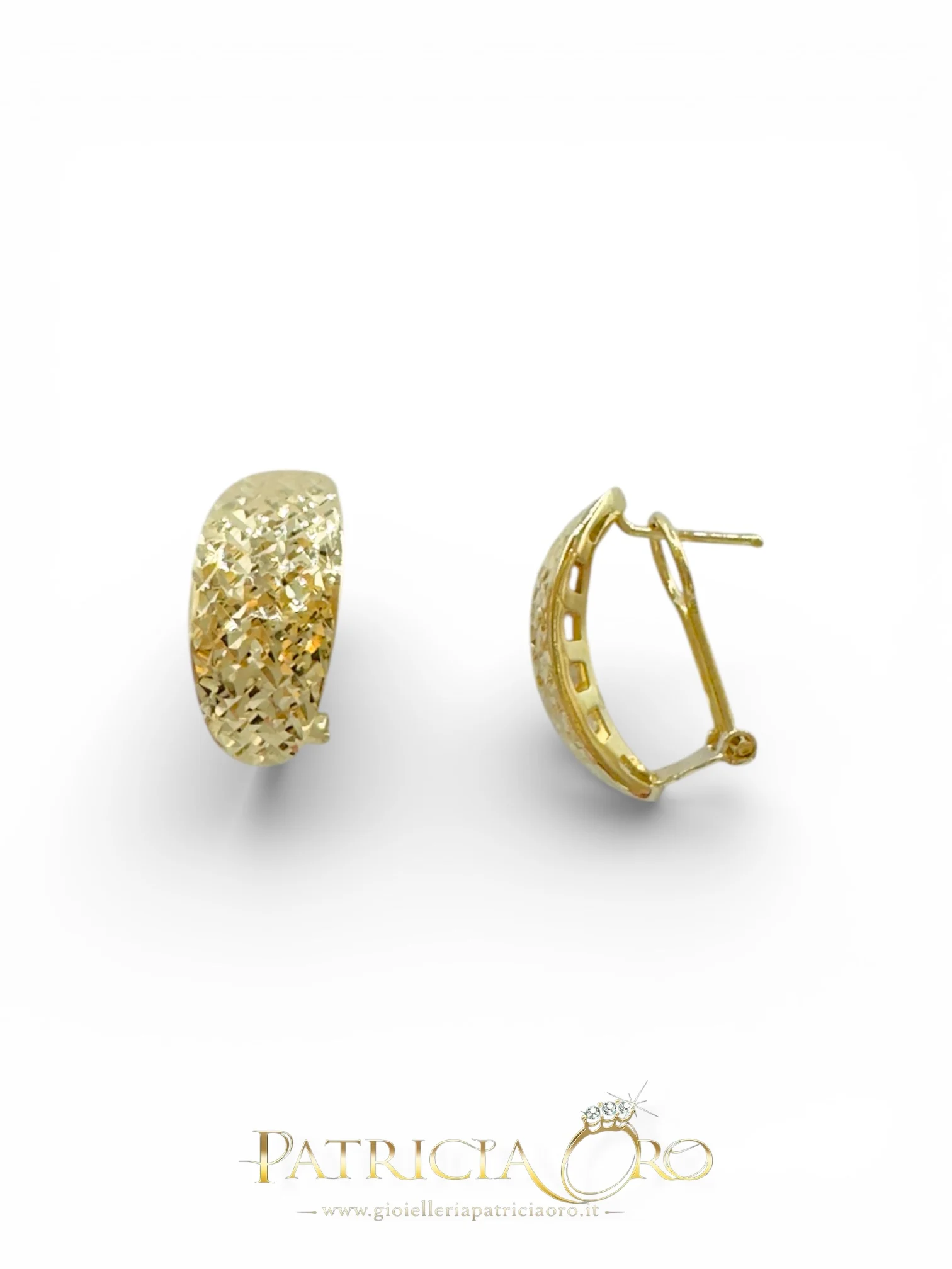 Splendidi orecchini da donna in oro 18kt, un gioiello di lusso perfetto per un'idea regalo preziosa.
