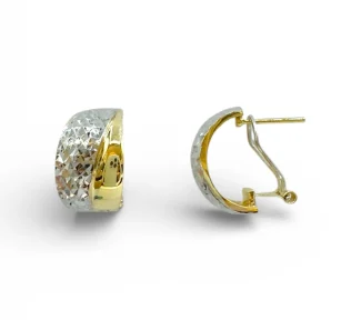 Splendidi orecchini da donna in oro 18kt, un gioiello di lusso perfetto per un'idea regalo preziosa.