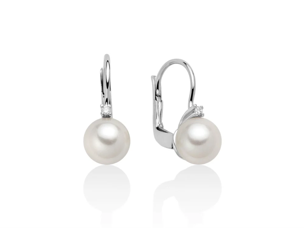 Splendidi Orecchini Miluna con Perle di Lusso: un'idea regalo preziosa per celebrare l'eleganza e la raffinatezza.