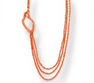 Collana da donna in corallo con creola, un gioiello made in italy di Patricia Oro Creations, perfetto per un regalo prezioso.