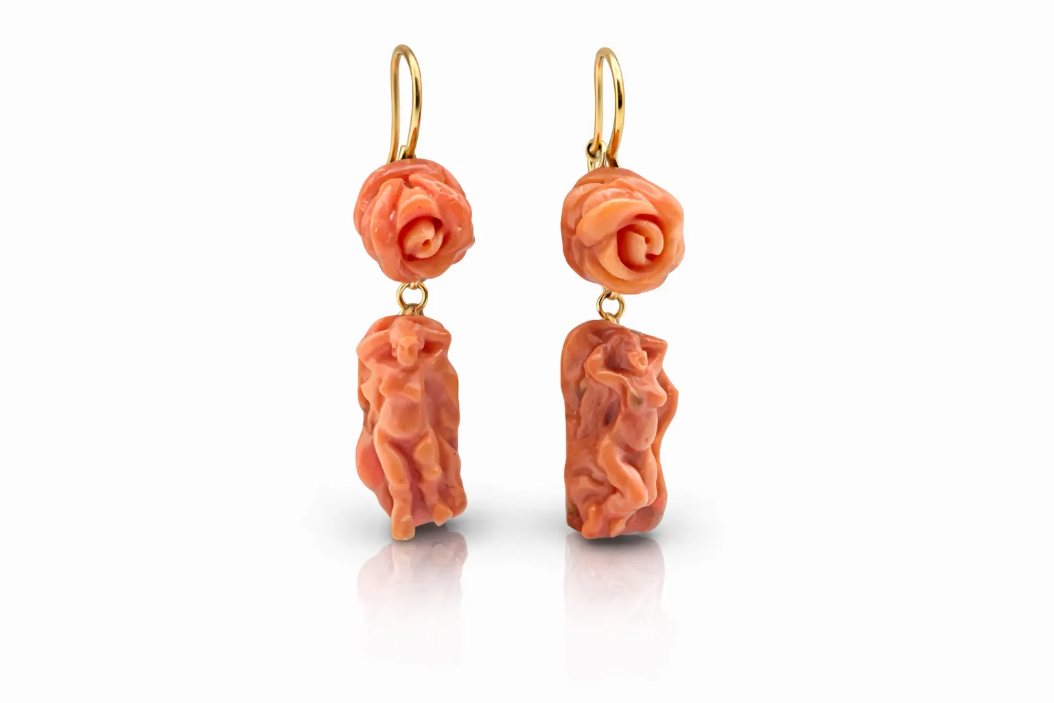 Splendidi orecchini da donna con corallo Sciacca, un capolavoro di gioielli made in italy, perfetti per un'occasione speciale.