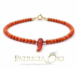 Bracciale con corallo portafortuna