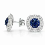 Splendidi orecchini da donna Davite&Delucchi in oro 18 carati con zaffiri e diamanti, un'eccellenza di gioielli diamanti per un'eleganza senza tempo.