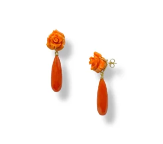 Orecchini corallo sciacca, rose incise con gocce sfaccettate
