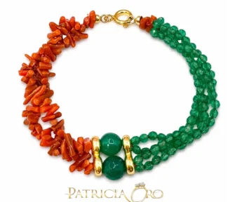 Bracciale corallo Sciacca e agata verde artigianale su fondo neutro